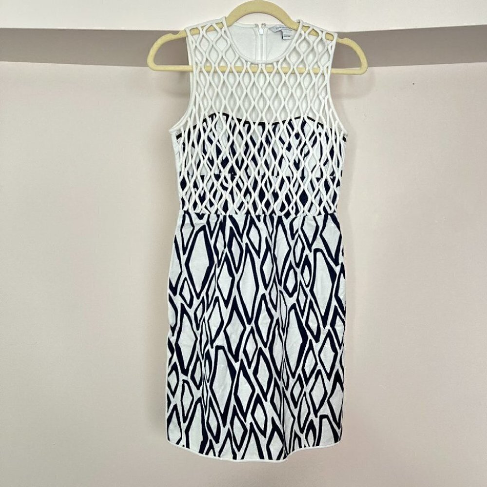 DIANE von Furstenberg Leonora Navy White Patterned Dress - Picture 2 of 7